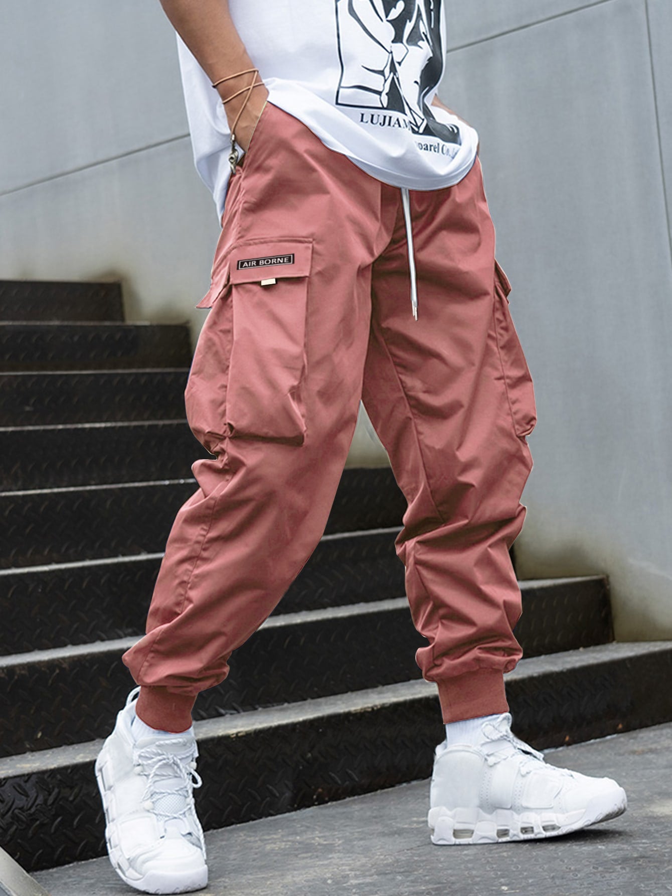 Men Letter Graphic Flap Pocket Drawstring Waist Cargo Pants