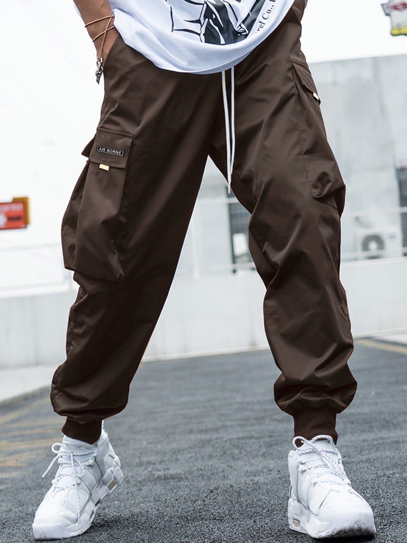 Men Letter Graphic Flap Pocket Drawstring Waist Cargo Pants