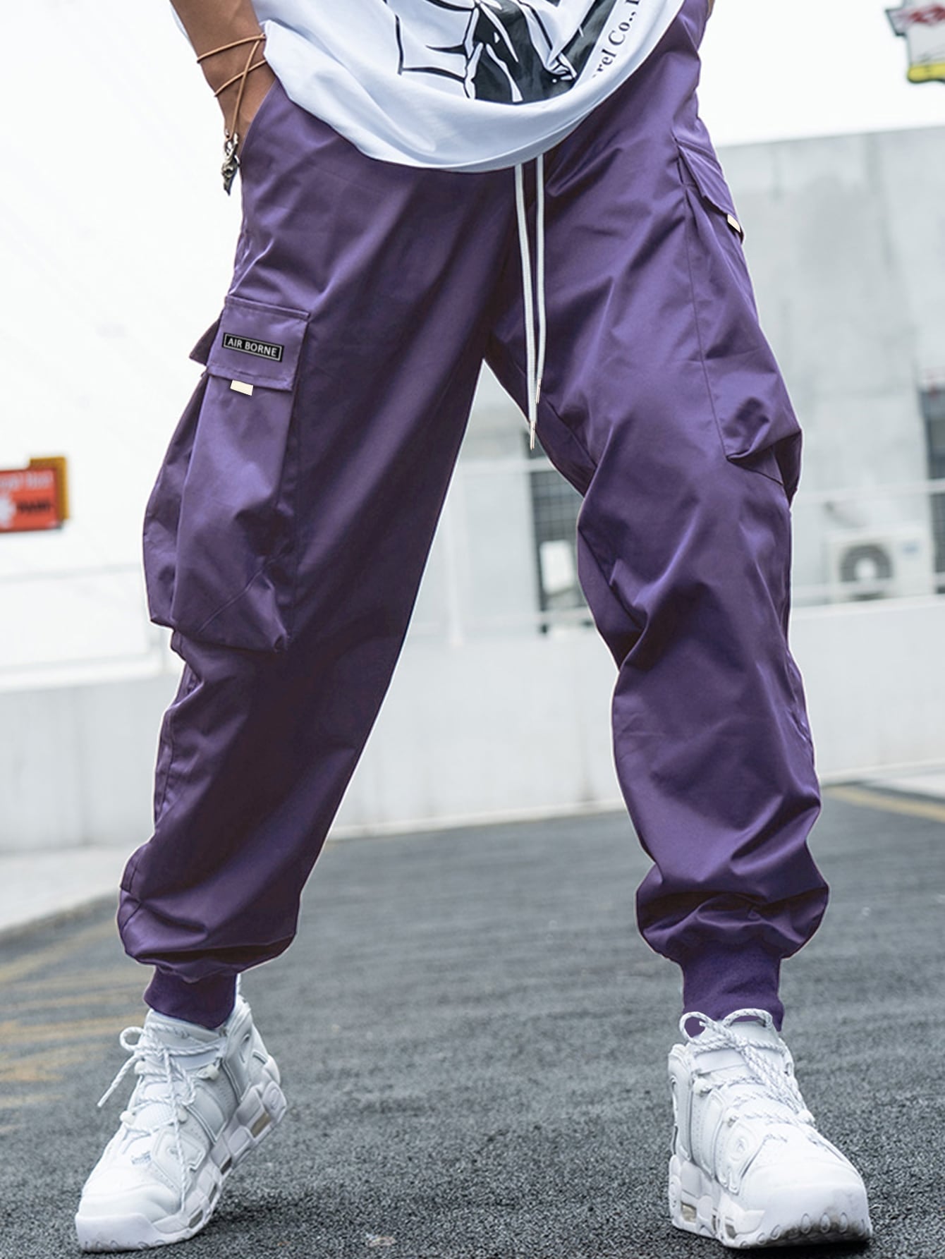 Men Letter Graphic Flap Pocket Drawstring Waist Cargo Pants