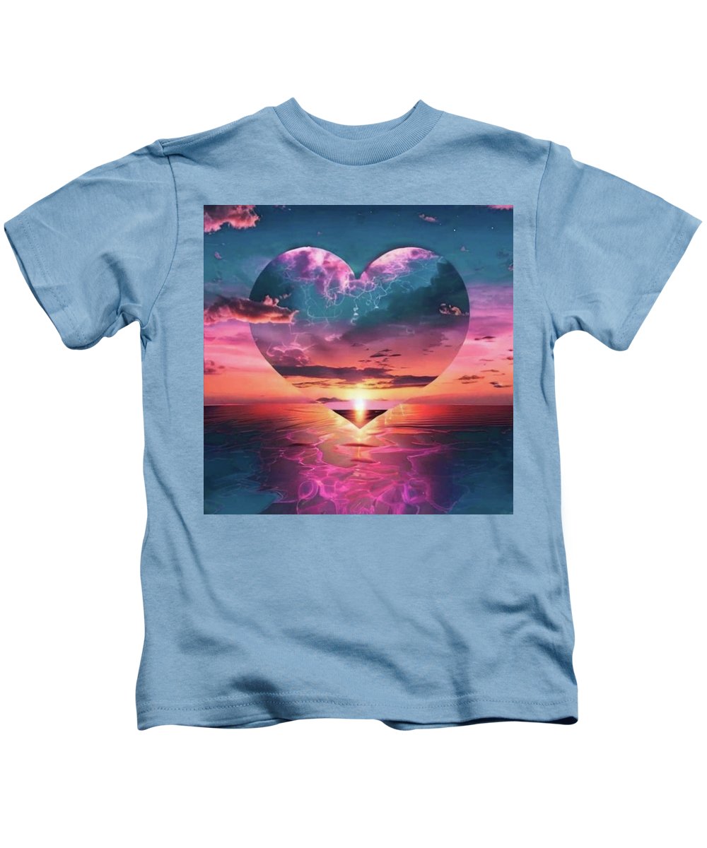 Sunset heart Over the Ocean - Kids T-Shirt