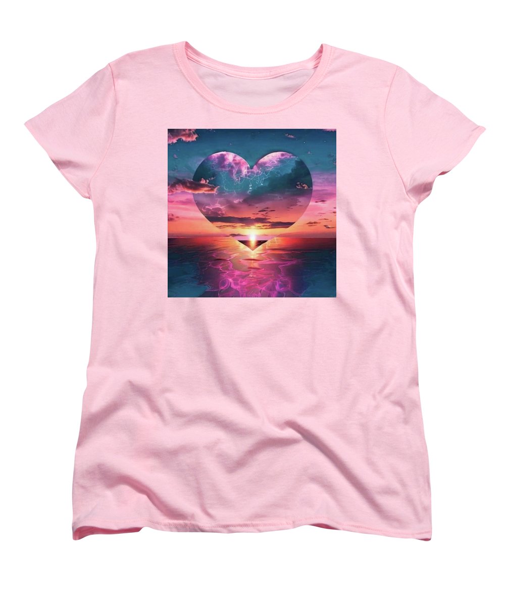 Sunset heart Over the Ocean - Women's T-Shirt Standard Fit