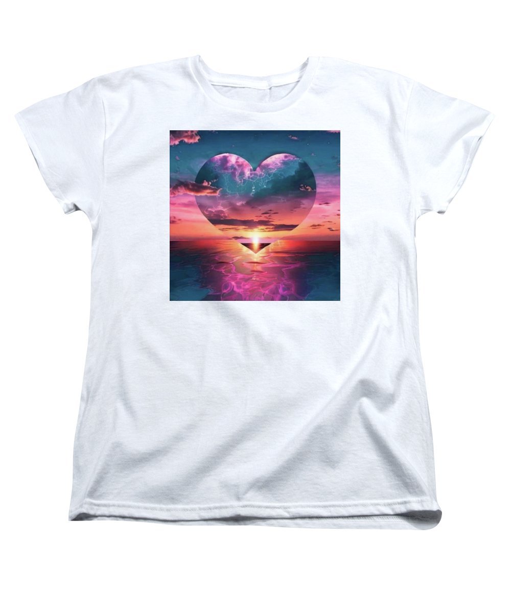 Sunset heart Over the Ocean - Women's T-Shirt Standard Fit