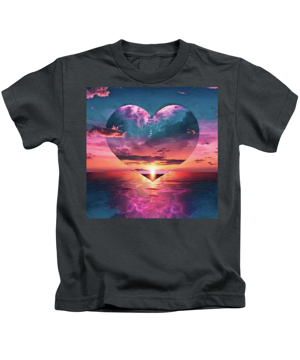 Sunset heart Over the Ocean - Kids T-Shirt